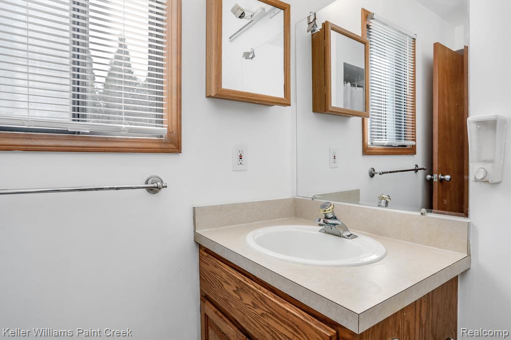 2616 Eastern Avenue Rochester Hills, MI 48307 - Photo 14 of 28