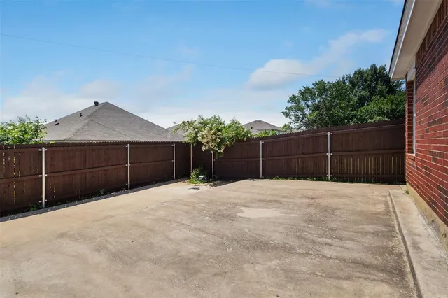 $275,000 | 8109 Dripping Springs Drive, Fort Worth, TX 76134
