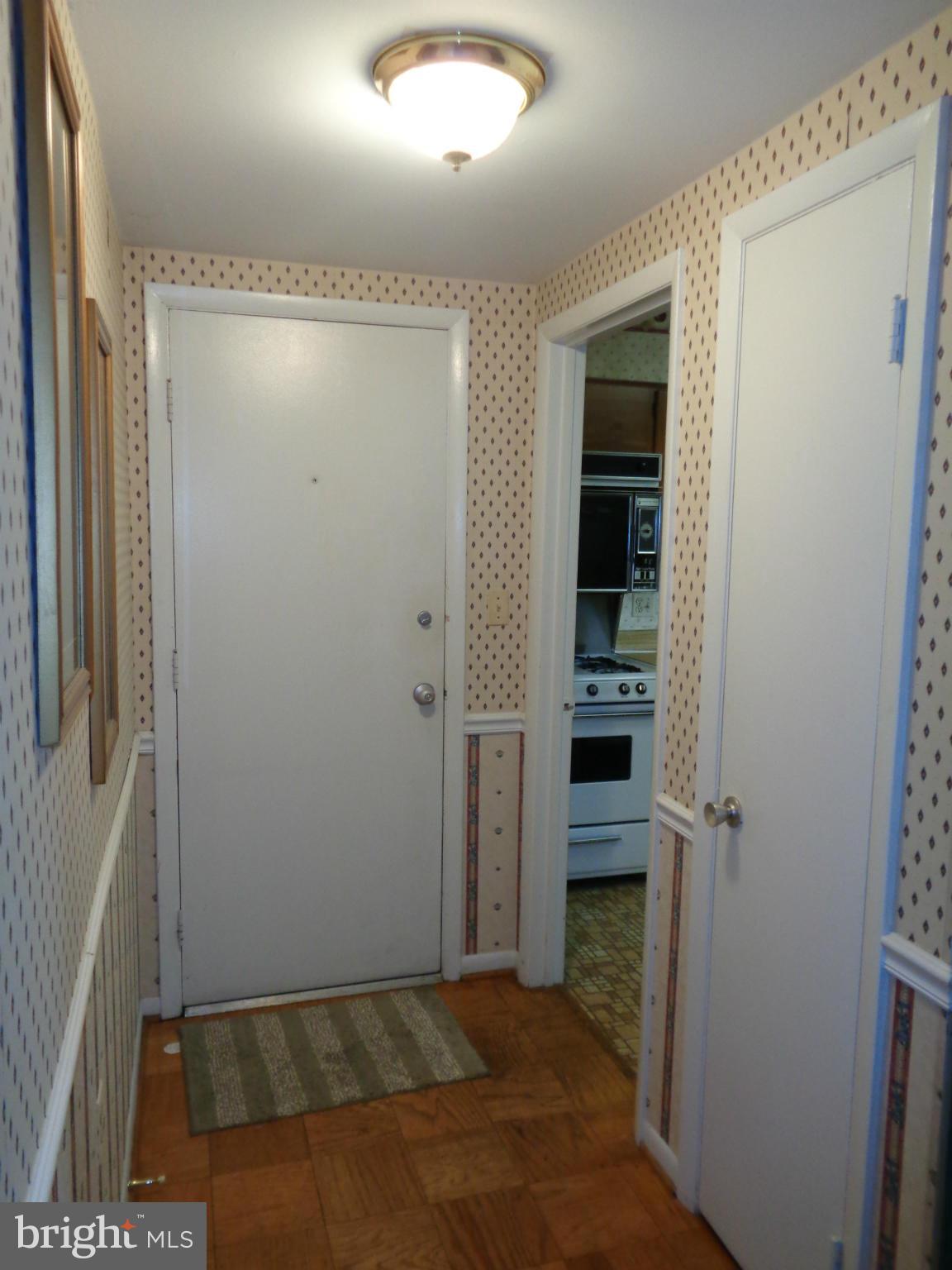 7 Hamill Road, Unit 7D Baltimore, MD 21210 - Photo 2 of 22 Interior (General)