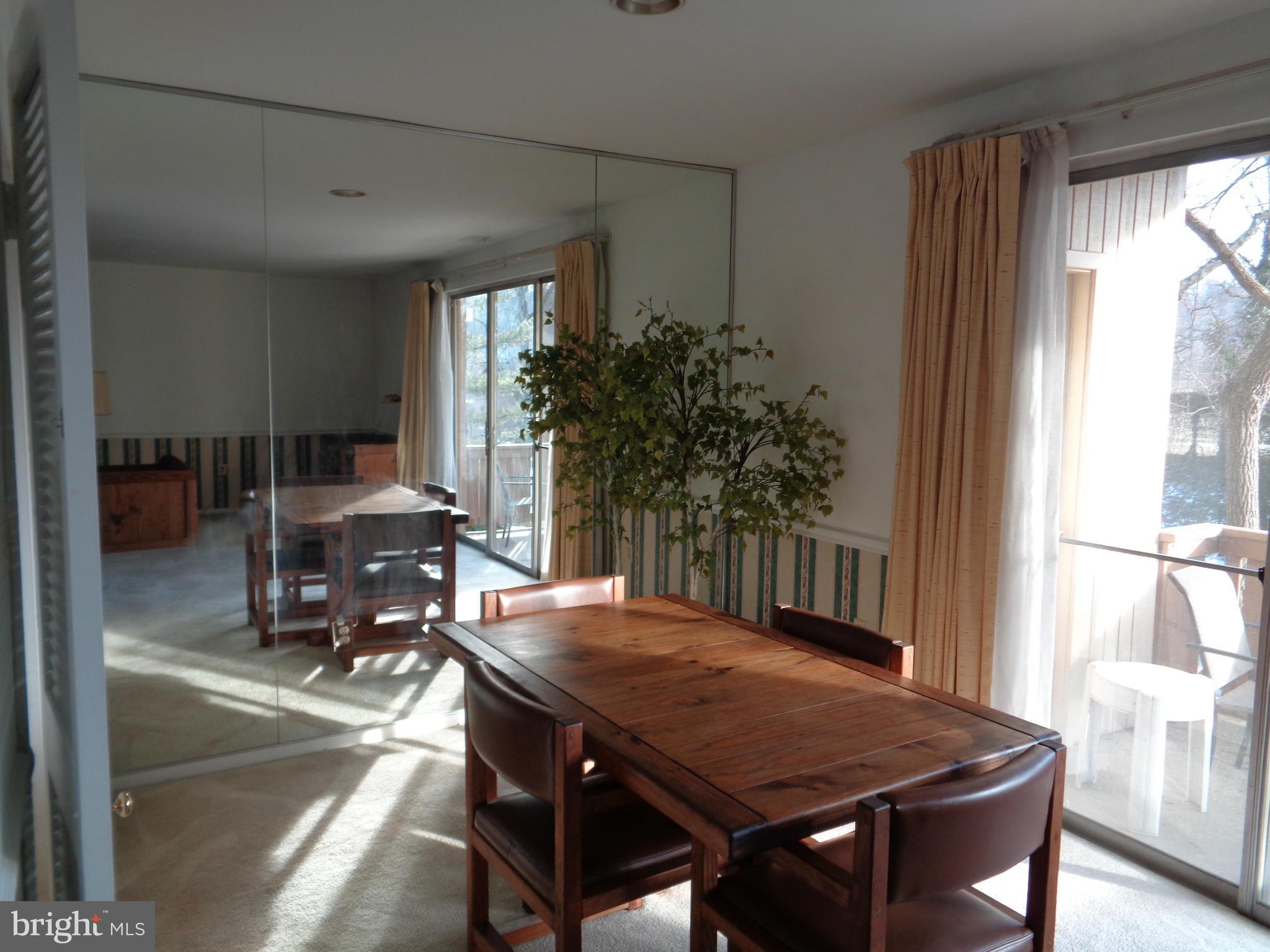7 Hamill Road, Unit 7D Baltimore, MD 21210 - Photo 6 of 22 Dining Room