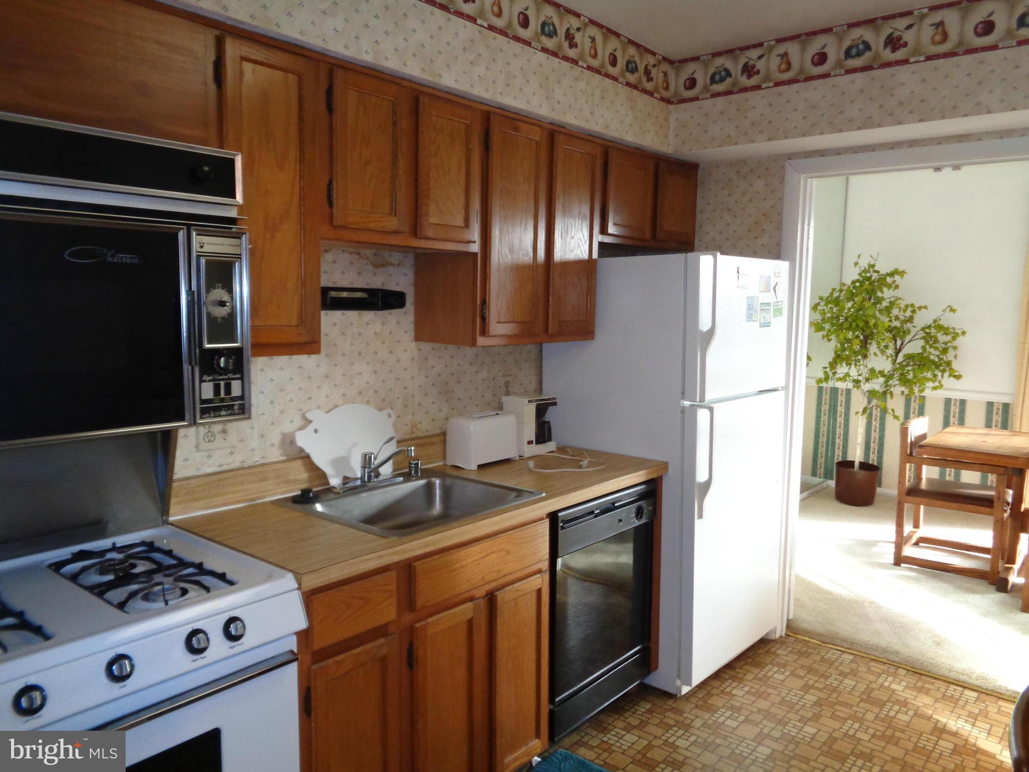 7 Hamill Road, Unit 7D Baltimore, MD 21210 - Photo 8 of 22 Kitchen
