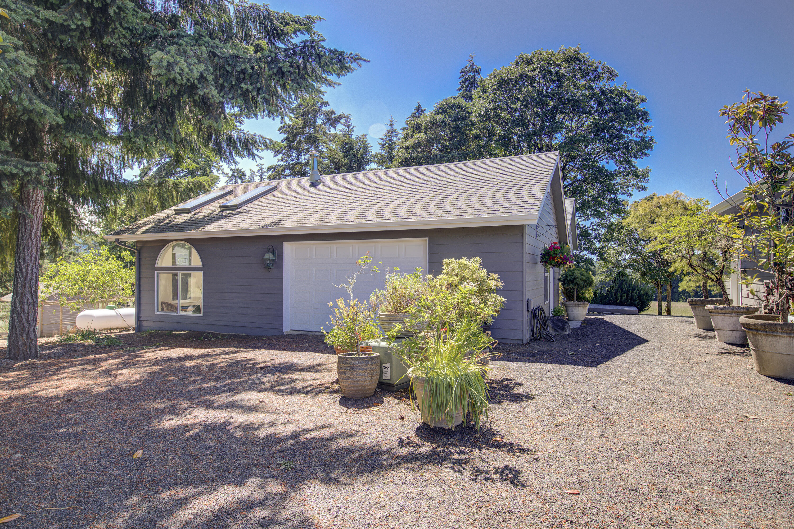 18600 Zielinski Road Sheridan, OR 97378 - Photo 26 of 32 Auxillary Studio attached ATV Garage