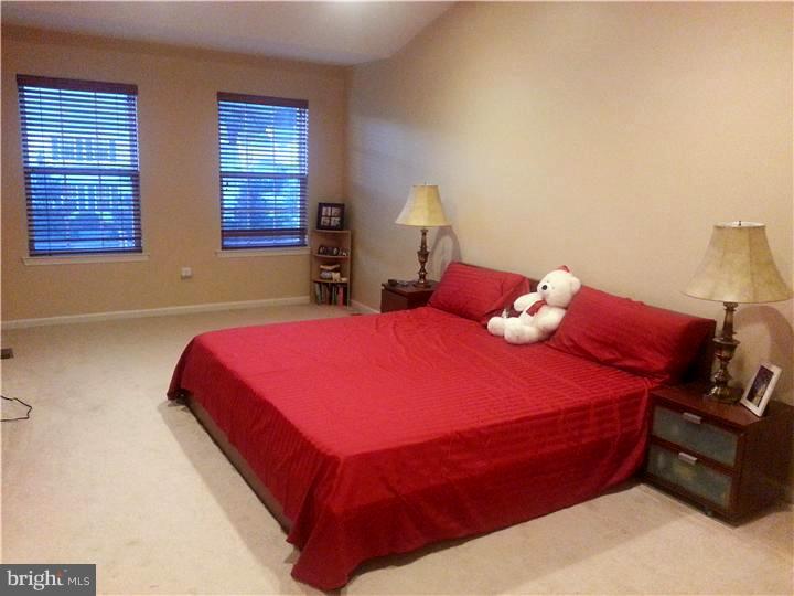 35 York Road Princeton Junction, NJ 08550 - Photo 10 of 17 Master Bedroom