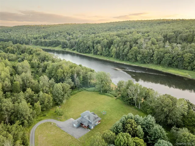 $900,000 | 5 Arrowhead Lane, Narrowsburg, NY 12764