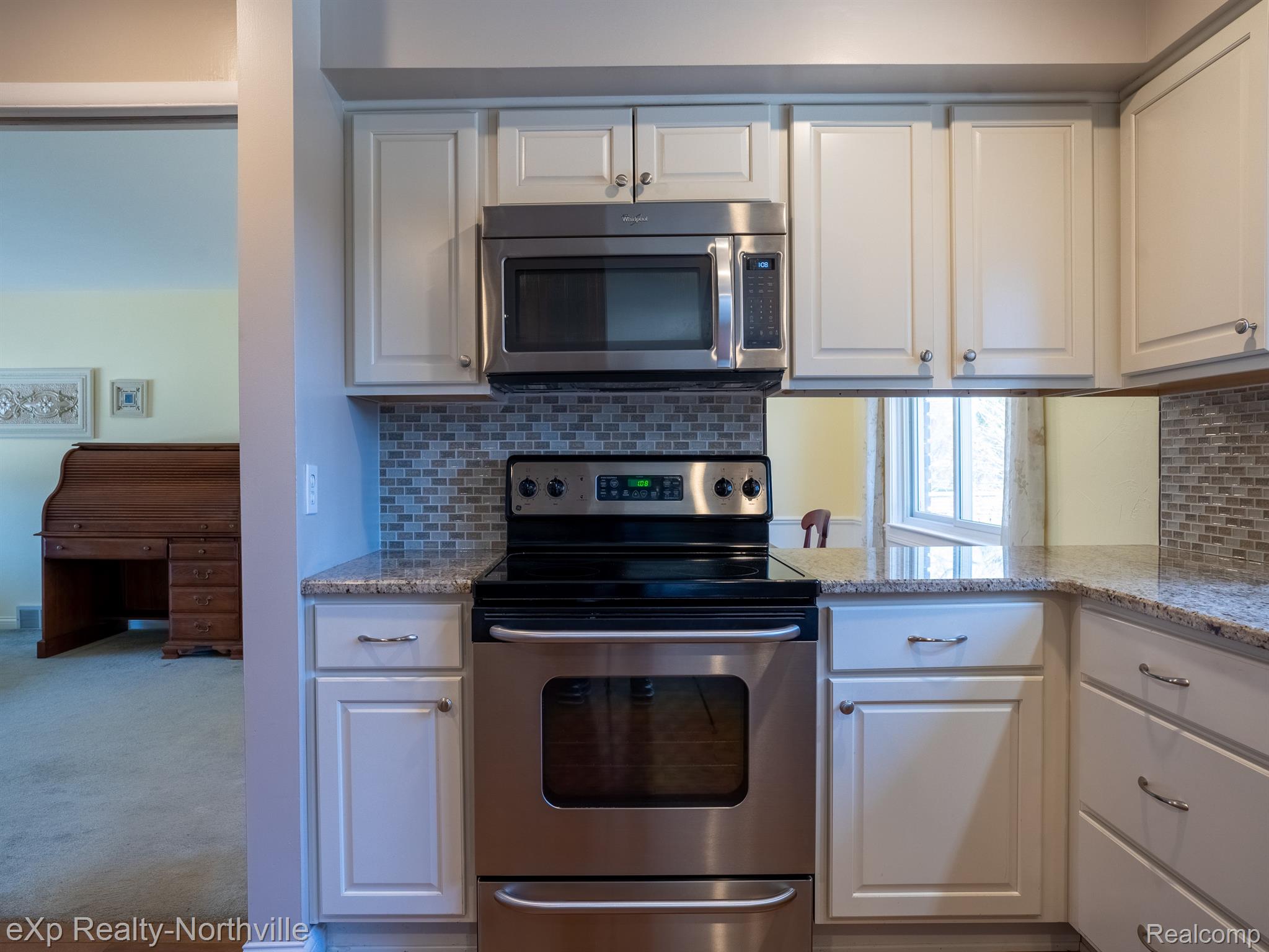 16424 Riverside Drive Livonia, MI 48154 - Photo 13 of 57 Gallery Image 13