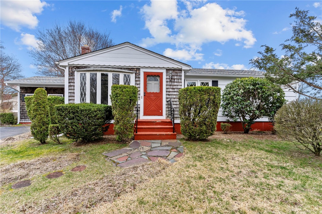 208 Baldwin Road Warwick, RI 02886 - Photo 2 of 35