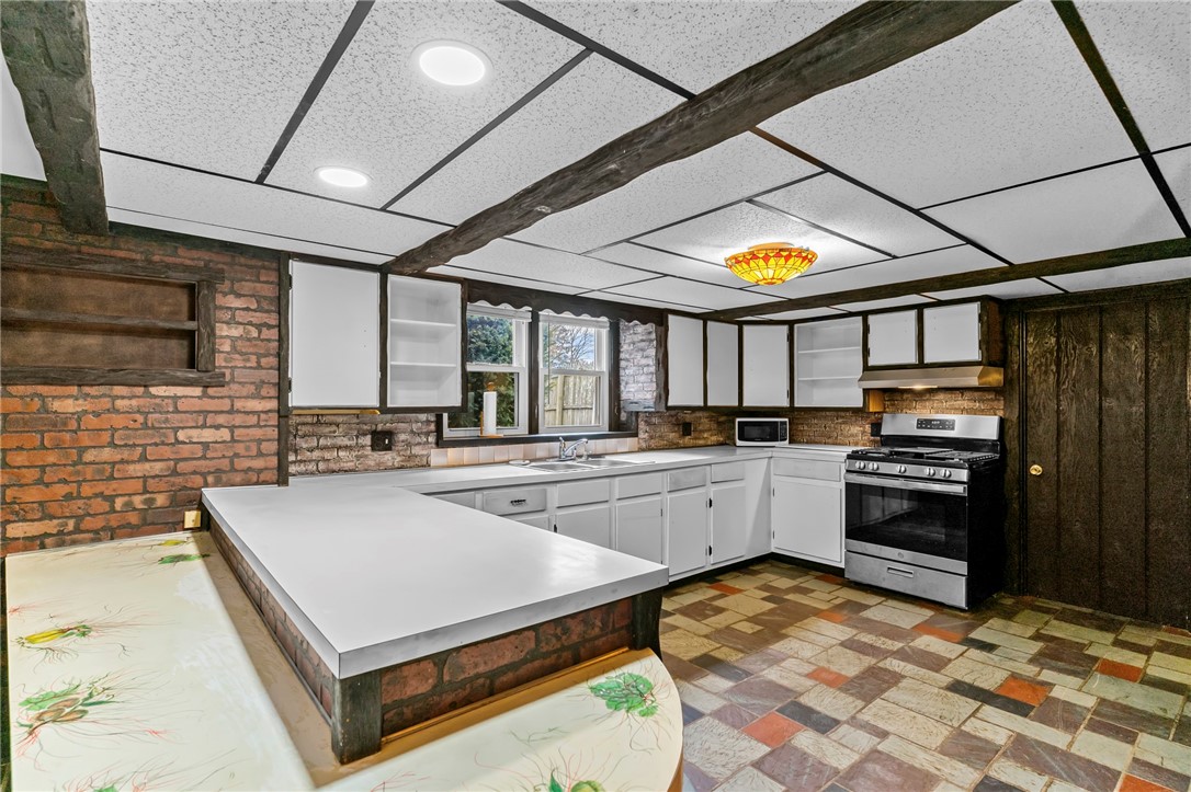 208 Baldwin Road Warwick, RI 02886 - Photo 22 of 35