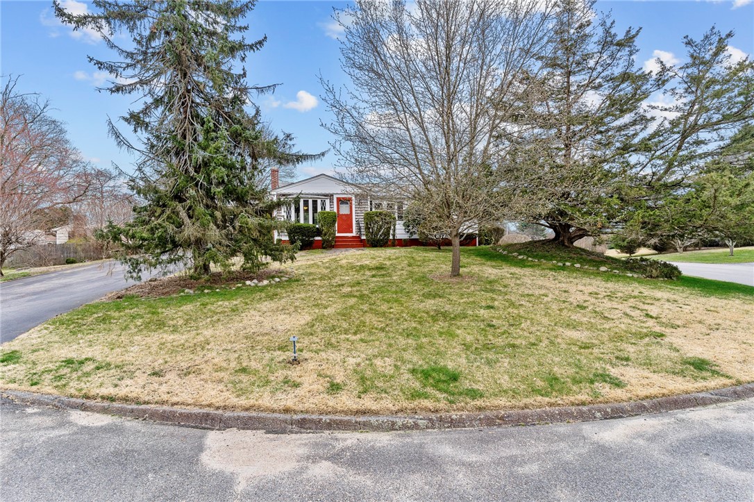208 Baldwin Road Warwick, RI 02886 - Photo 3 of 35