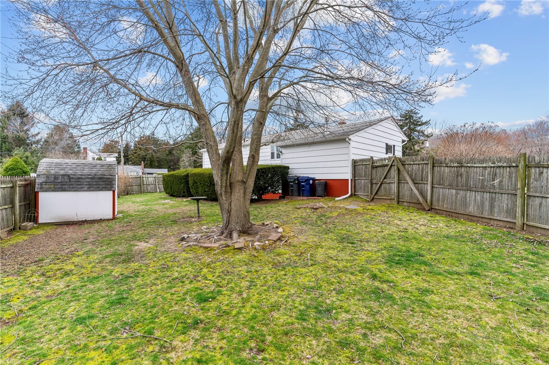 208 Baldwin Road Warwick, RI 02886 - Photo 33 of 35