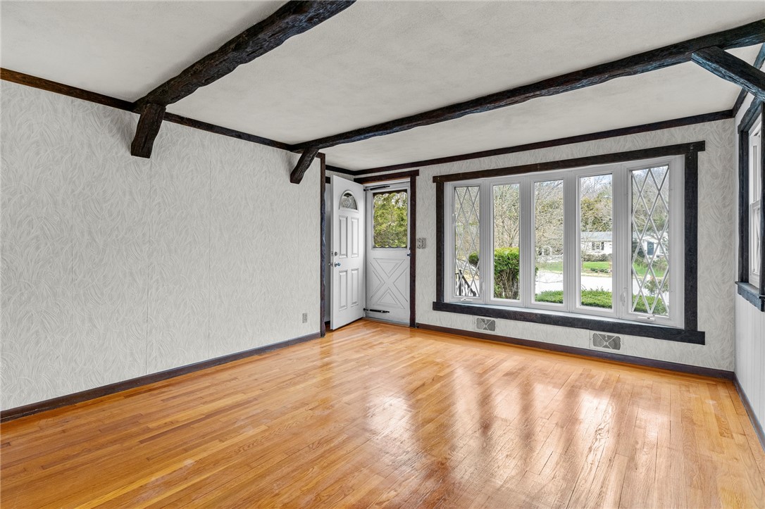208 Baldwin Road Warwick, RI 02886 - Photo 5 of 35