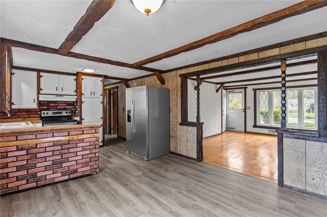 208 Baldwin Road Warwick, RI 02886 - Photo 7 of 35