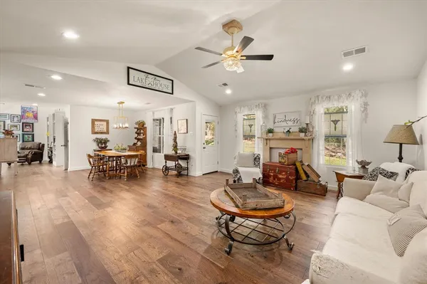 $375,000 | 145 Vista Drive, Eustace, TX 75124