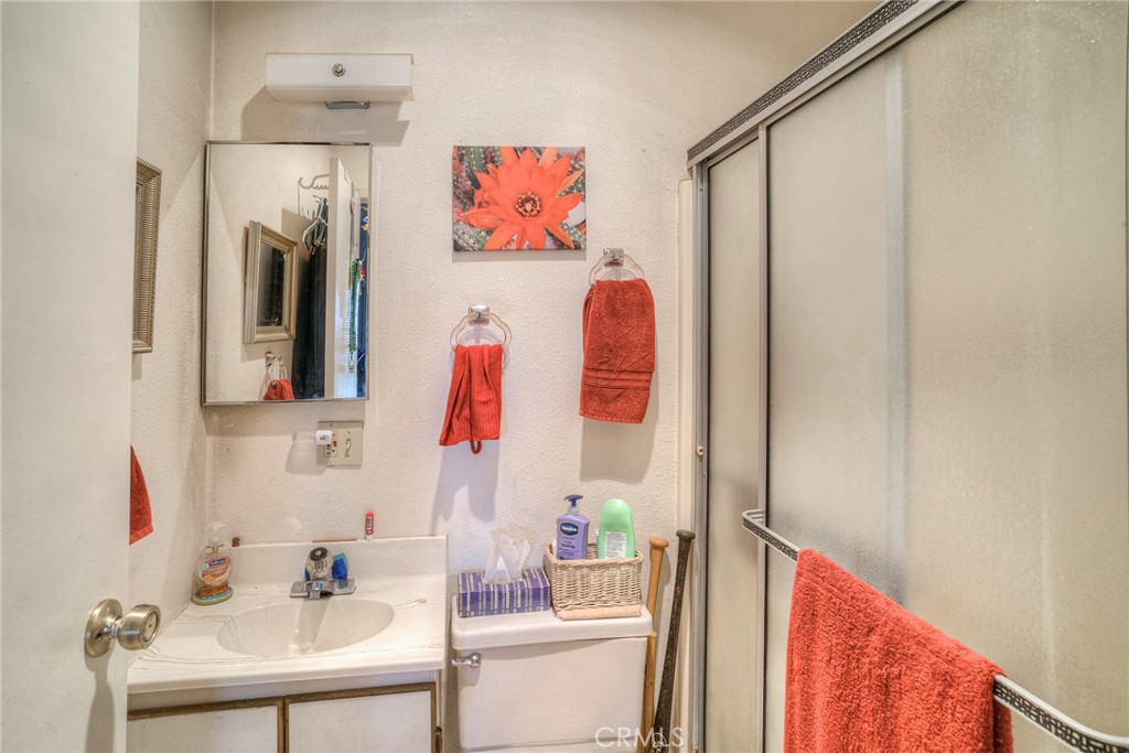 1361 Mt Ida Road Oroville, CA 95966 - Photo 14 of 44 Bathroom off family room