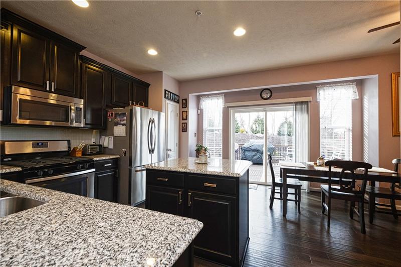 32 Truman Circle McKees Rocks, PA 15136 - Photo 3 of 25