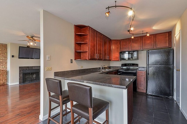 5904 Forest View Road, Unit 1F Lisle, IL 60532 - Photo 5 of 12