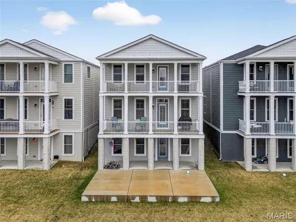 $599,900 | 1072 Dyess Way, St. Charles, MO 63301