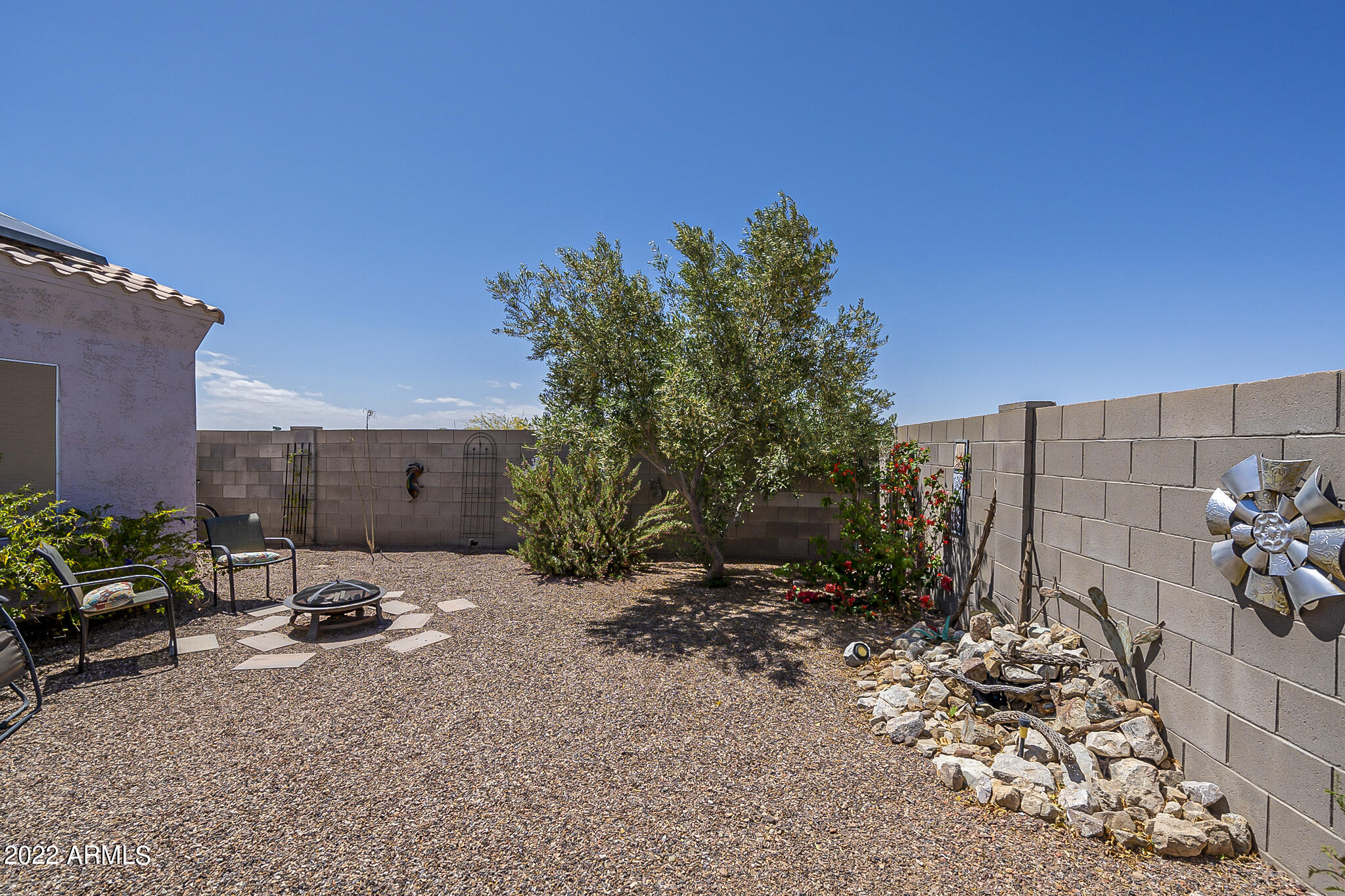 14864 South Redondo Road Arizona City, AZ 85123 - Photo 29 of 37 Fountain and mature trees