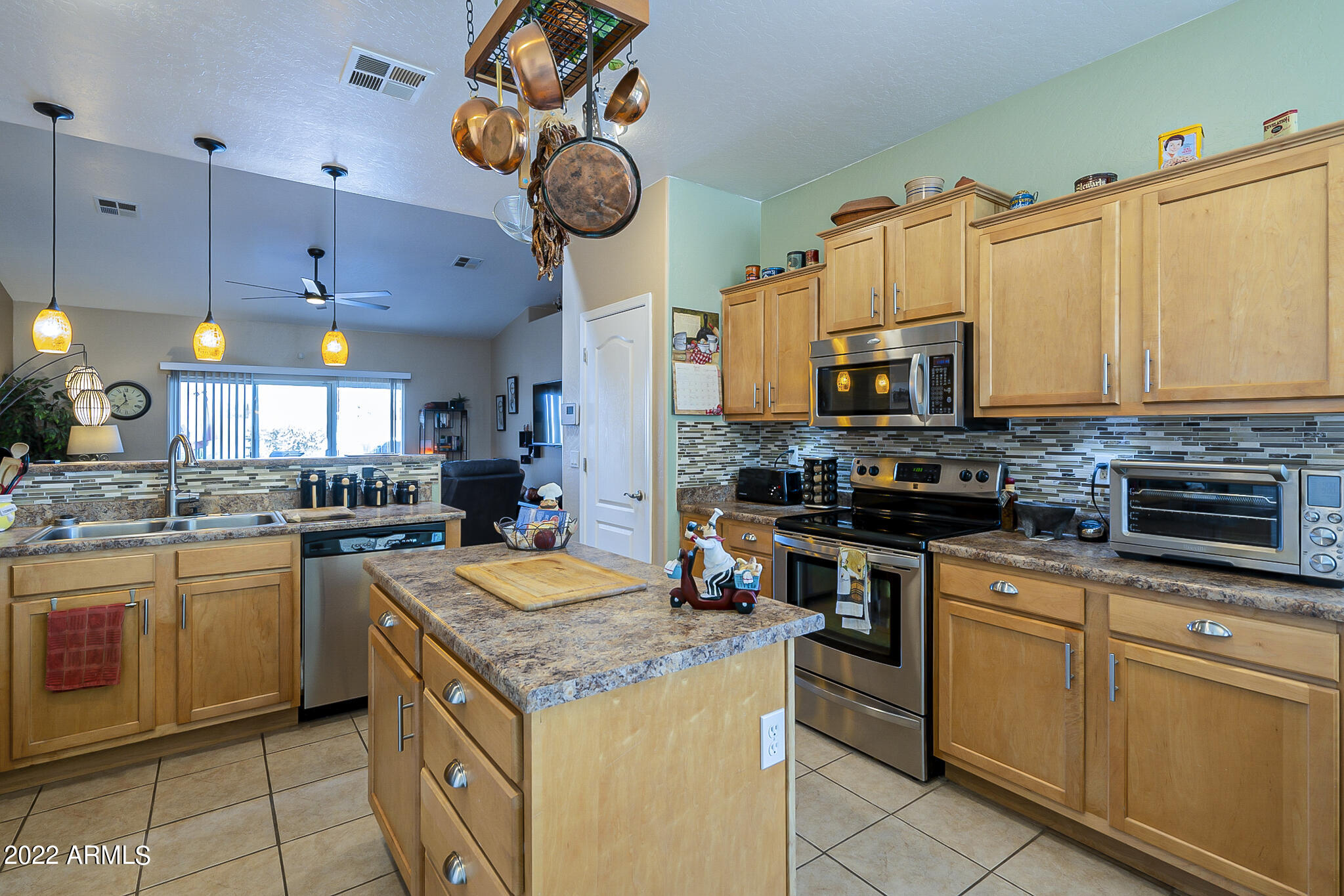 14864 South Redondo Road Arizona City, AZ 85123 - Photo 10 of 37 Kitchen