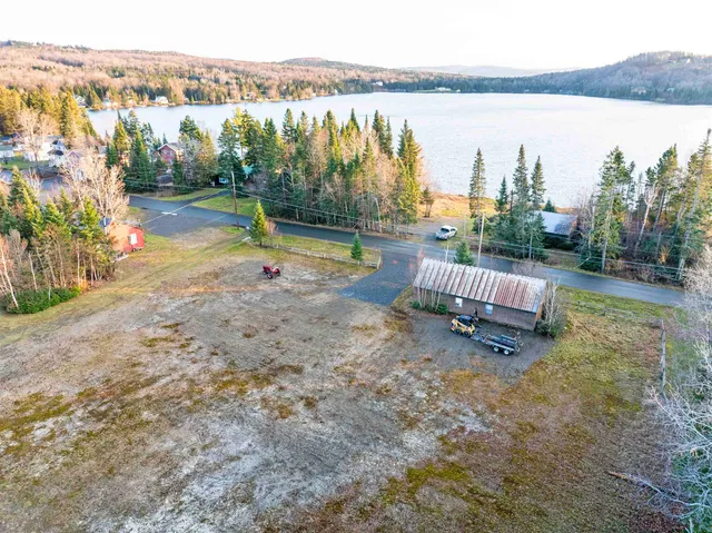 $304,900 | 432 Beach Road, Pittsburg, NH 03592