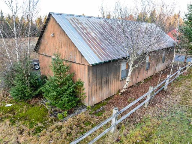 $304,900 | 432 Beach Road, Pittsburg, NH 03592