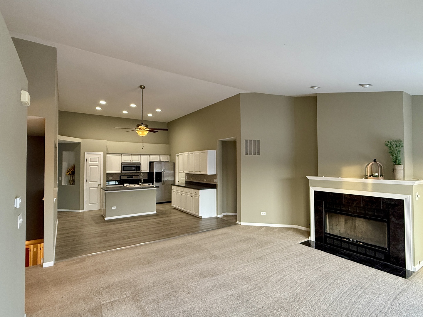 2732 Flagstone Circle Naperville, IL 60564 - Photo 8 of 25