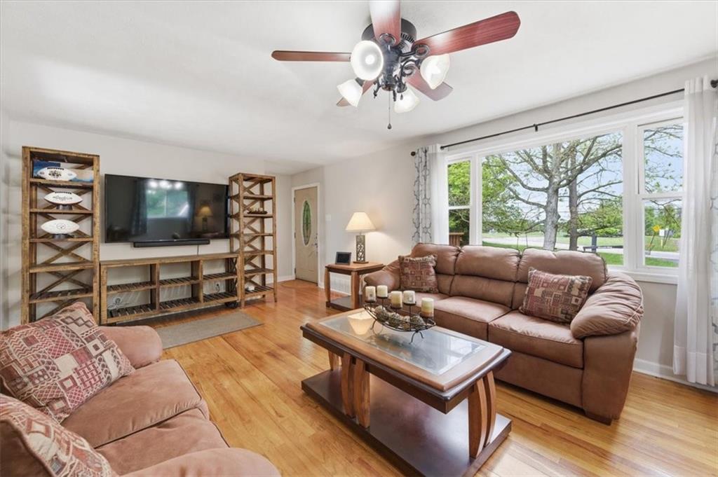 238 Center Grange Road Aliquippa, PA 15001 - Photo 5 of 33 Gallery Image 5