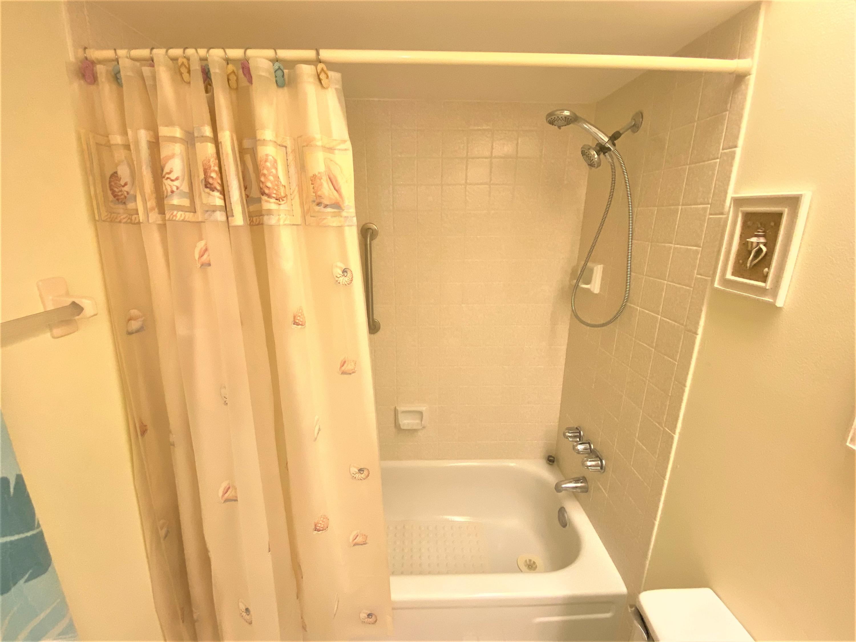 5143 Minto Road Boynton Beach, FL 33472 - Photo 19 of 32 Guest Bathroom