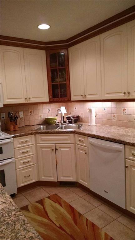 211 Woodside Road Pittsburgh, PA 15221 - Photo 2 of 13 Gallery Image 2