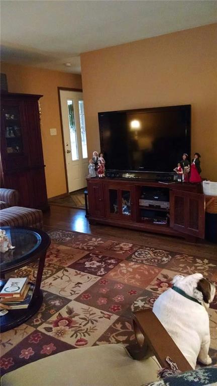 211 Woodside Road Pittsburgh, PA 15221 - Photo 7 of 13 Gallery Image 7