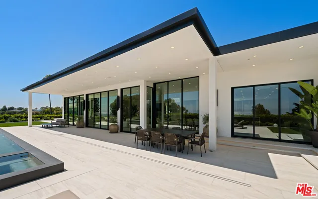 a view of outdoor space yard deck and patio