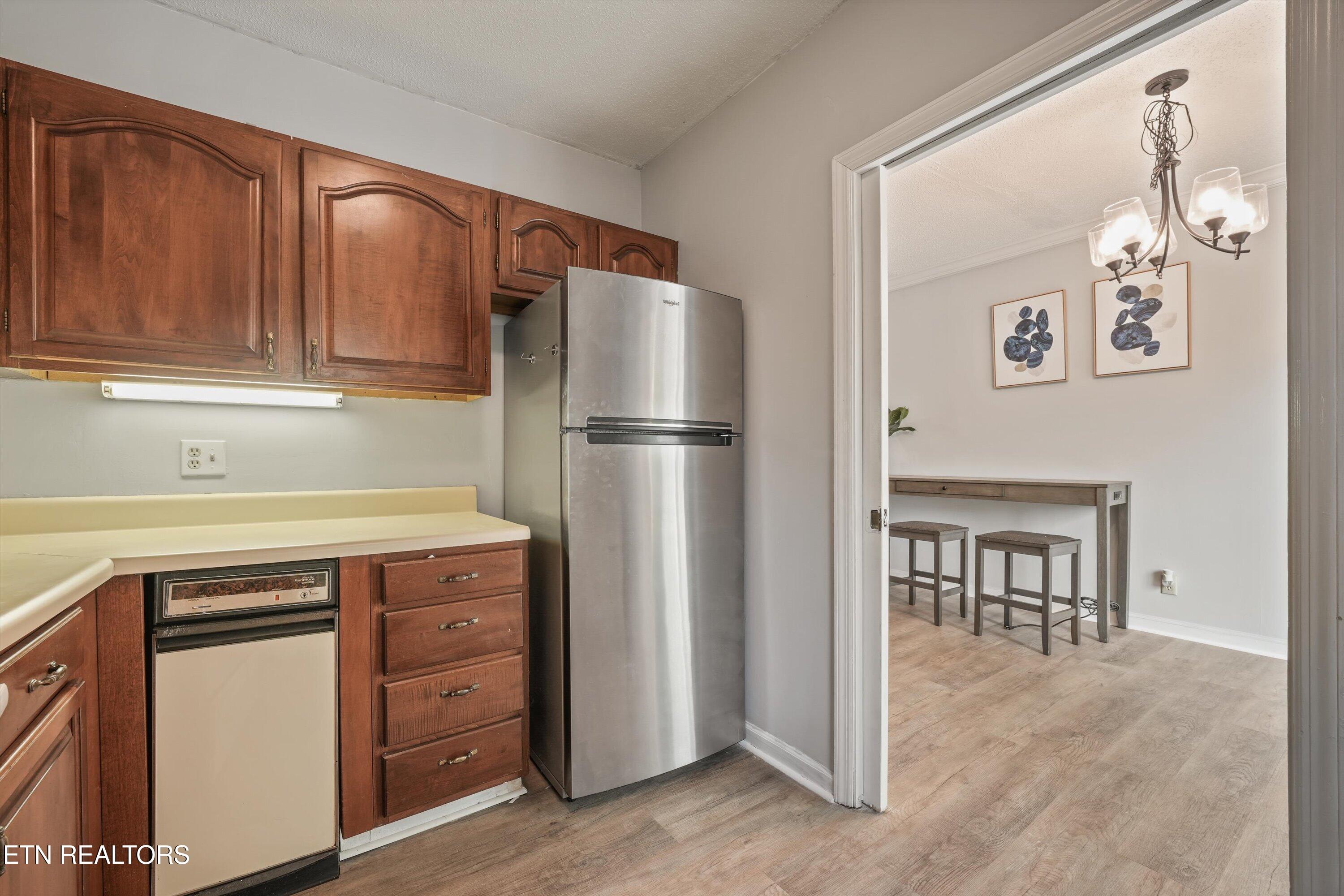 105 Arcadia Lane, Unit D Oak Ridge, TN 37830 - Photo 11 of 29 Spacious Kitchen