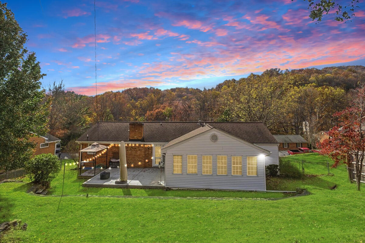 3307 Longhorn Road Roanoke, VA 24018 - Photo 2 of 53 22-3307-Longhorn-Rd-22 (1)