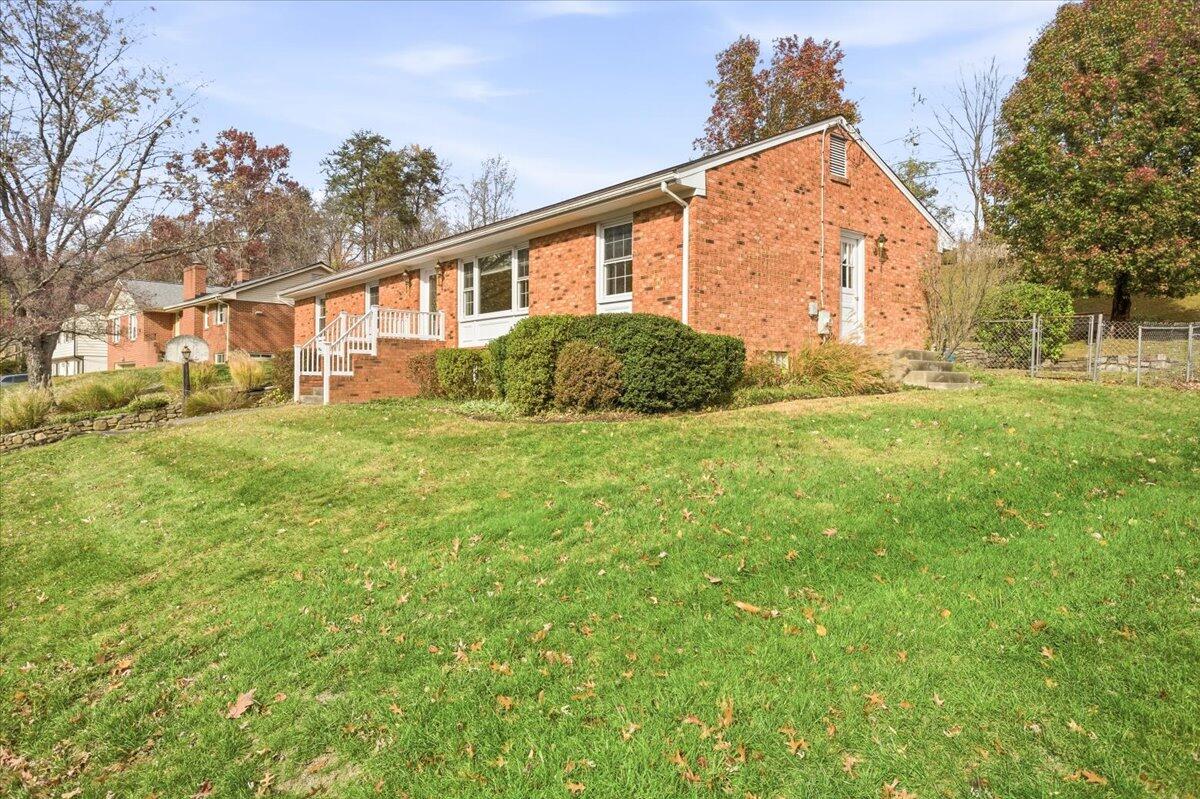 3307 Longhorn Road Roanoke, VA 24018 - Photo 3 of 53 02-3307 Longhorn Rd-02