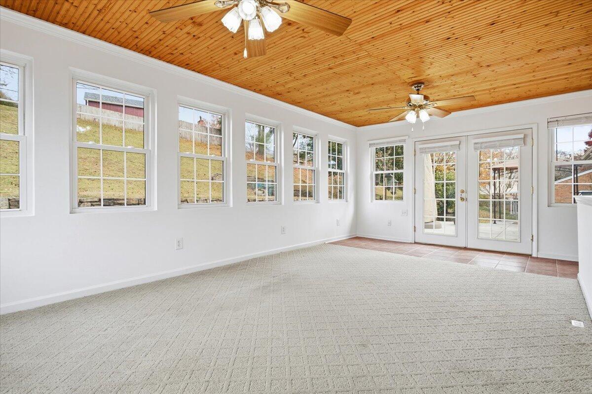 3307 Longhorn Road Roanoke, VA 24018 - Photo 35 of 53 35-3307 Longhorn Rd-35