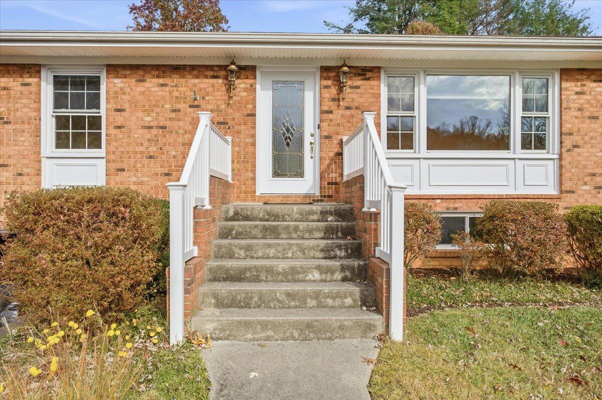 3307 Longhorn Road Roanoke, VA 24018 - Photo 4 of 53 04-3307 Longhorn Rd-04