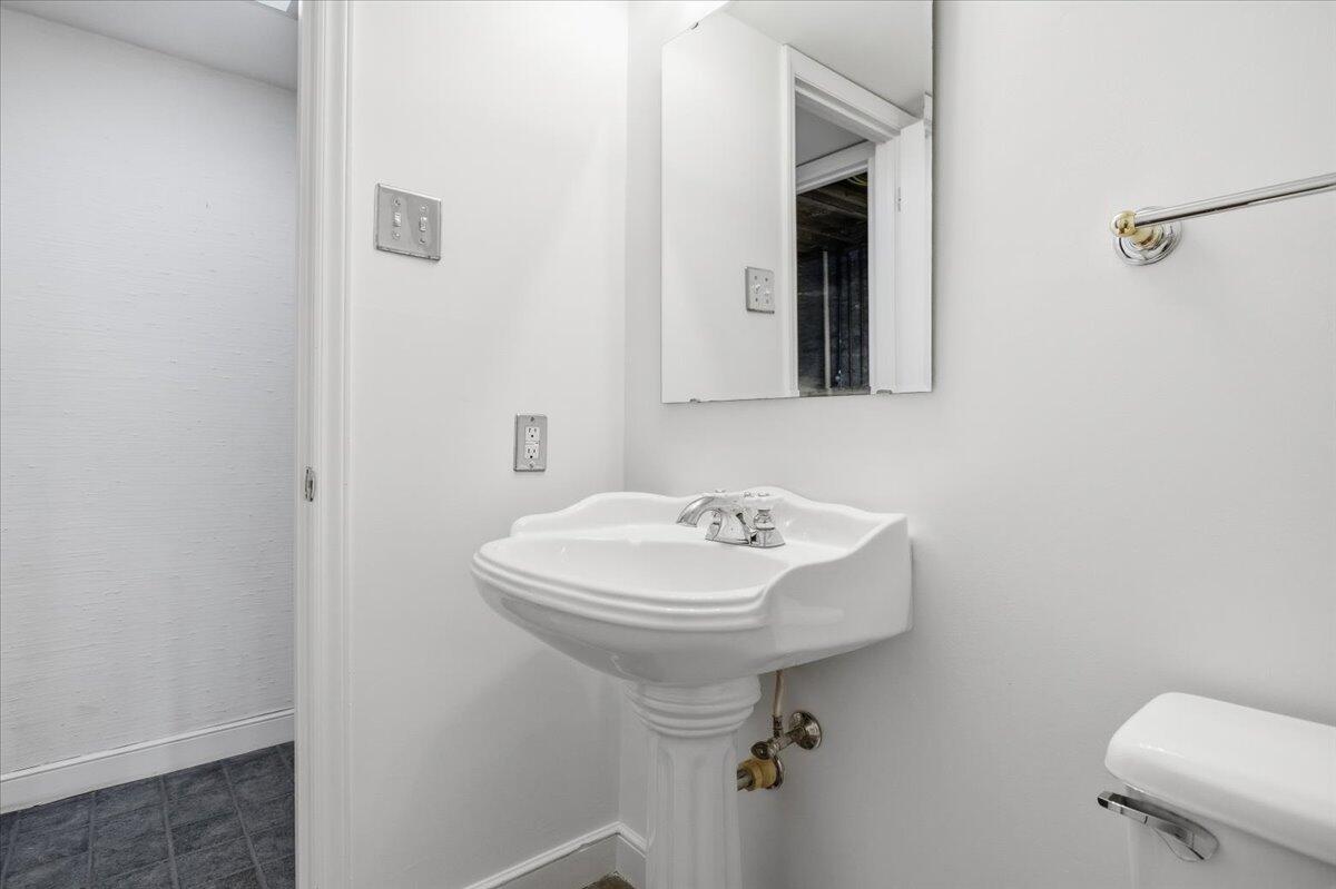 3307 Longhorn Road Roanoke, VA 24018 - Photo 41 of 53 40-3307 Longhorn Rd-40