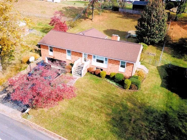 $347,000 | 3307 Longhorn Road, Roanoke, VA 24018