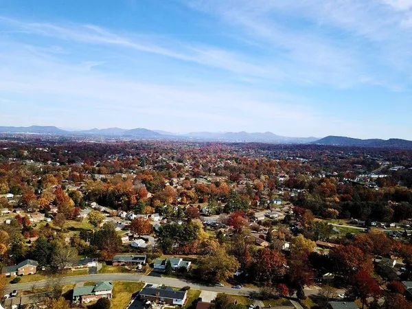 $347,000 | 3307 Longhorn Road, Roanoke, VA 24018