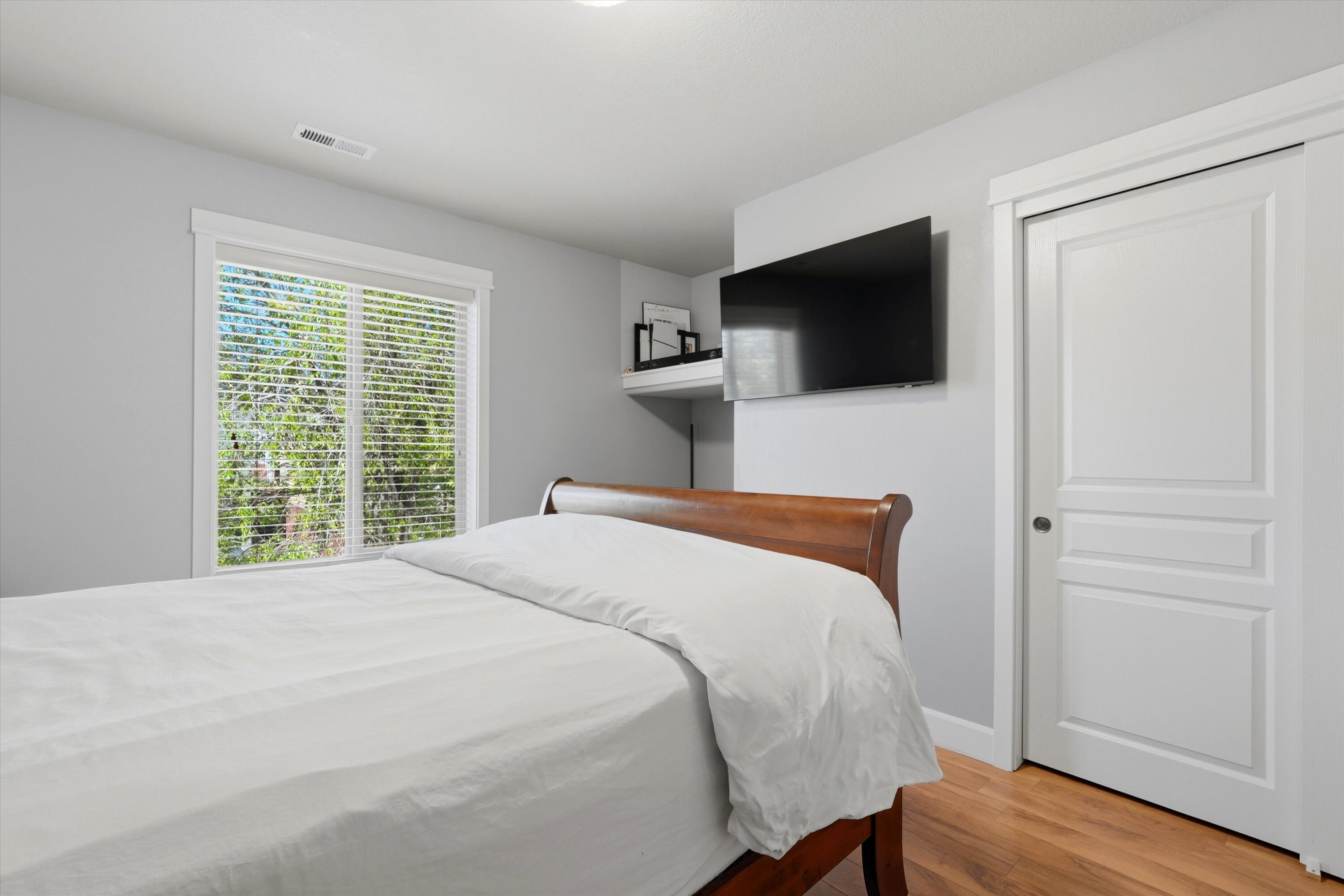 61235 Splendor Lane Bend, OR 97702 - Photo 35 of 52 Secondary Bedroom #2