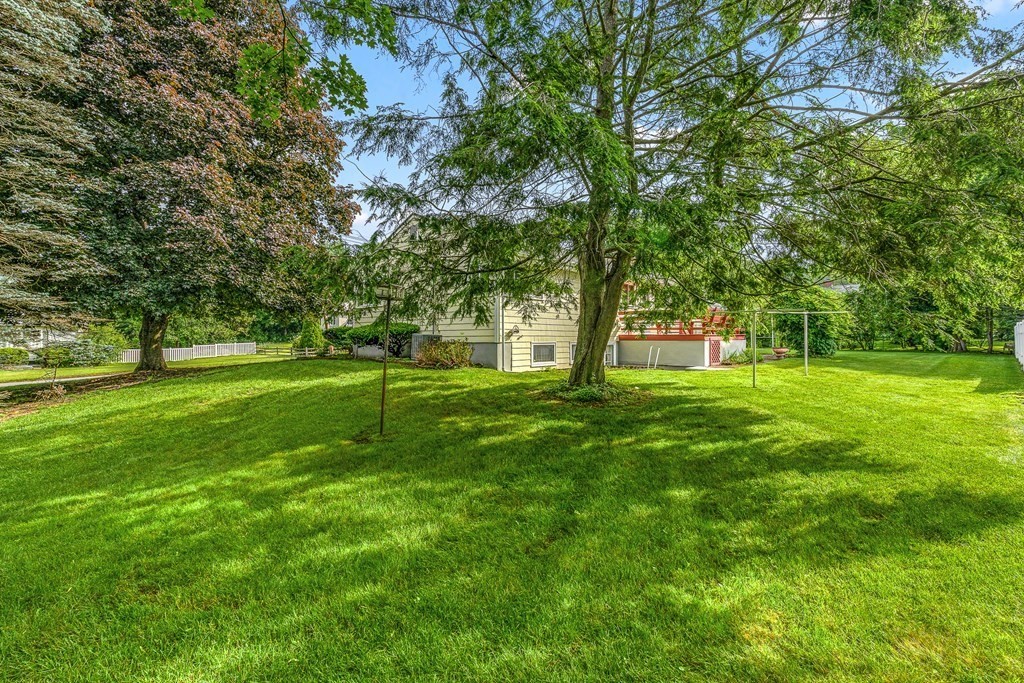 4 Lillian Road Lexington, MA 02420 - Photo 8 of 40 Gallery Image 8
