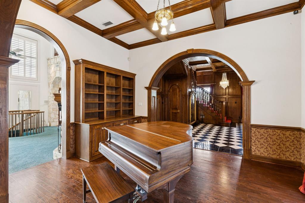 9888 Boat Club Road Fort Worth, TX 76179 - Photo 18 of 38 a view of livingroom with furniture