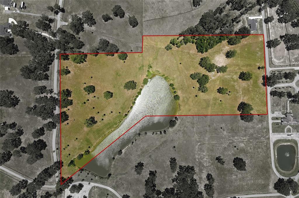 Southeast 61st Terrace Road, Unit 15 Summerfield, FL 34491 - Photo 6 of 18 view of a bathroom with a shower