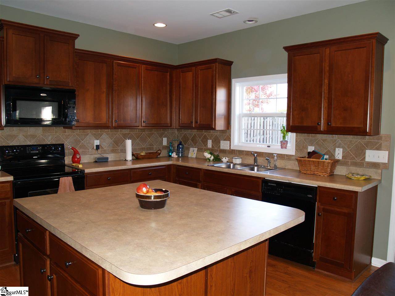 3 Carderock Court Simpsonville, SC 29680 - Photo 9 of 29 Gallery Image 9