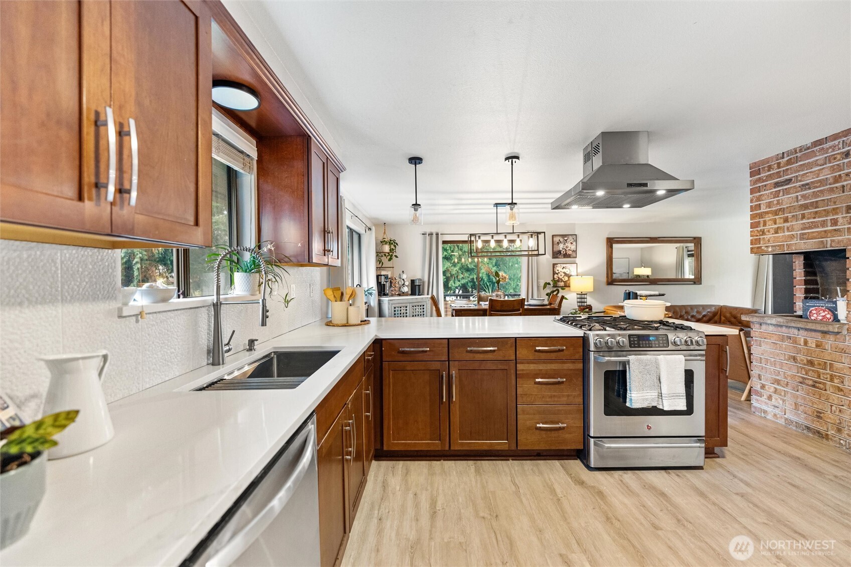 14408 141st Place Southeast Renton, WA 98059 - Photo 10 of 38