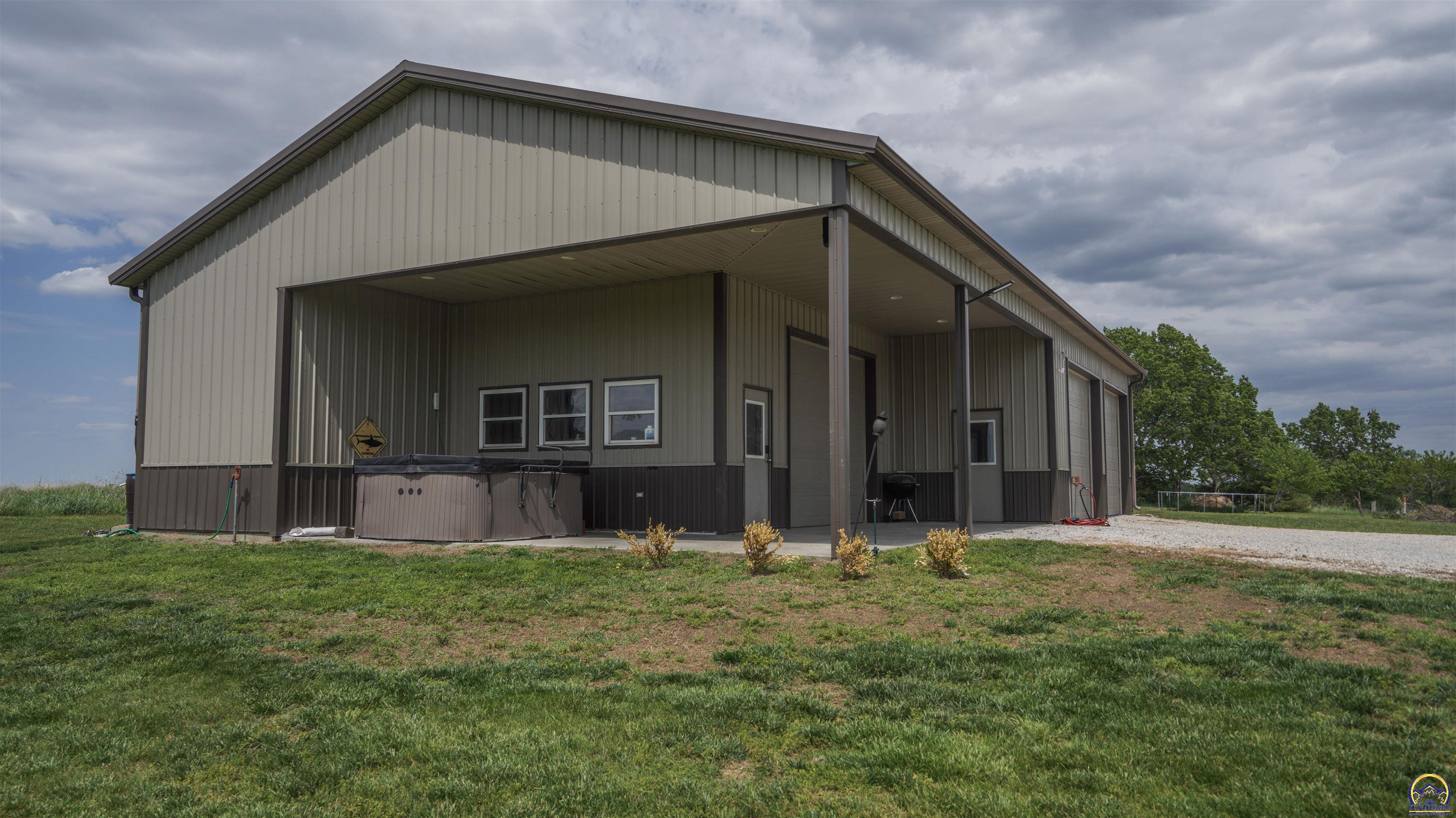 22775 N Road Holton, KS 66436 - Photo 6 of 48