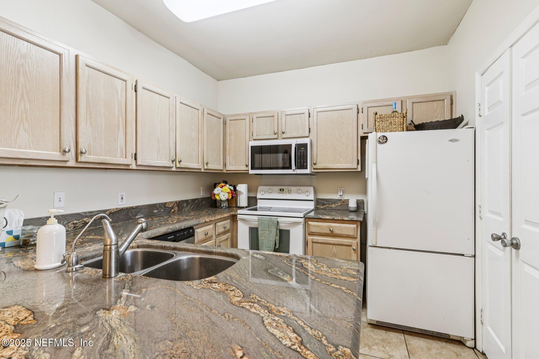 201 Colima Court, Unit 1221 Ponte Vedra Beach, FL 32082 - Photo 16 of 50 14-web-or-mls-Colima Ct 1221-S0609-014