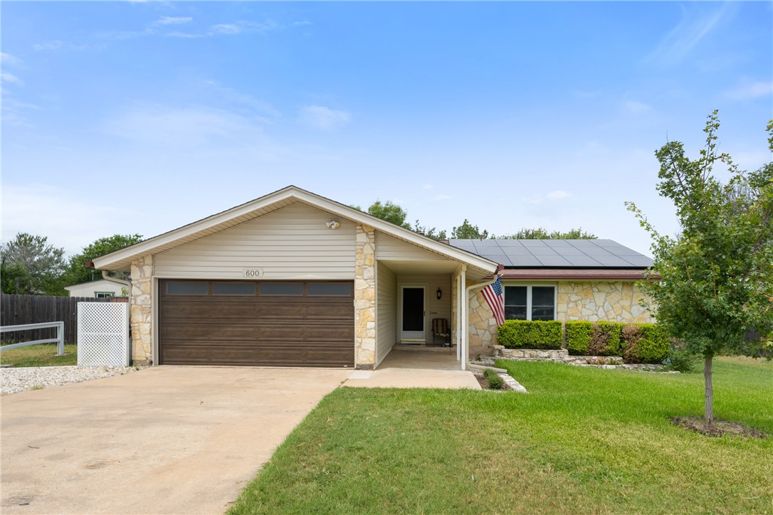 600 Splitrock Round Rock, TX 78681 - Photo 1 of 1 a front view of a house with a yard and garage