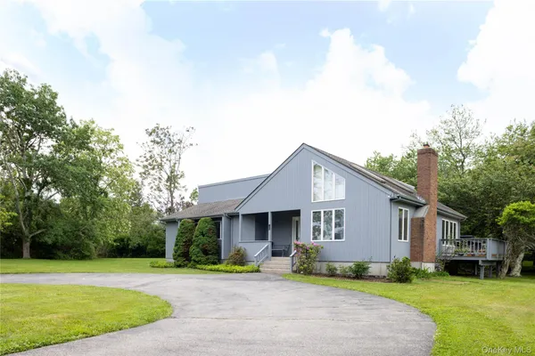 $1,150,000 | 100 Bayberry Lane, Southold, NY 11971