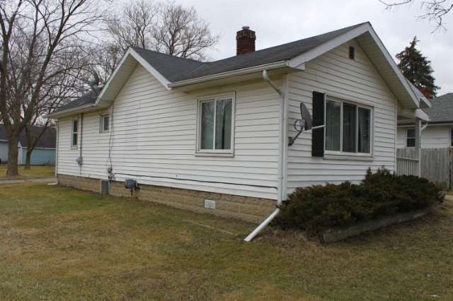 3299 South Center Road Burton, MI 48519 - Photo 12 of 14 20459856-11.JPG
