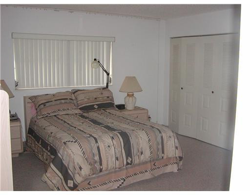 6091 Dusenburg Road, Unit 6091 Delray Beach, FL 33484 - Photo 5 of 8 Bathroom Master